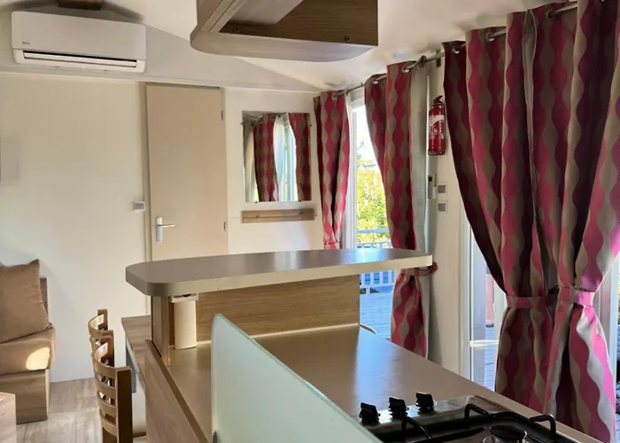 Kamp alanı Mobilhome Luminosa*** Fréjus